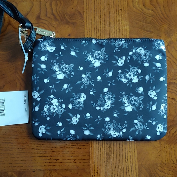 Betsey Johnson Large Nylon Weekender Black - Picture 9 of 11